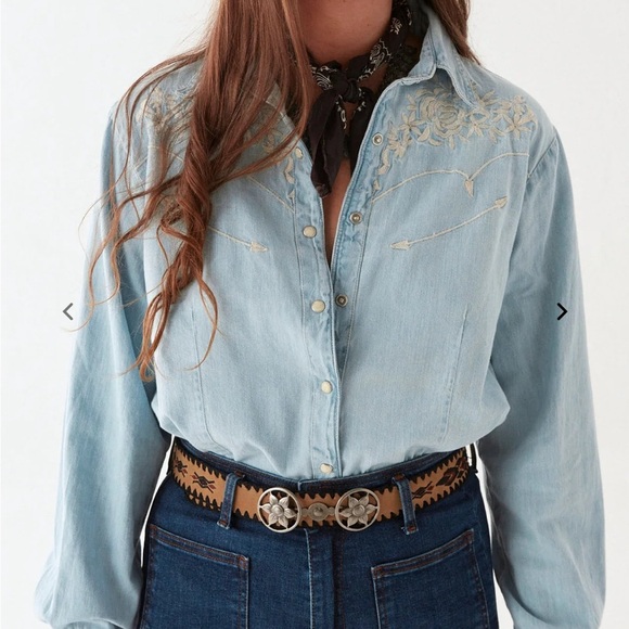 Maison Hotel Embroidered Shirt - Picture 3 of 14